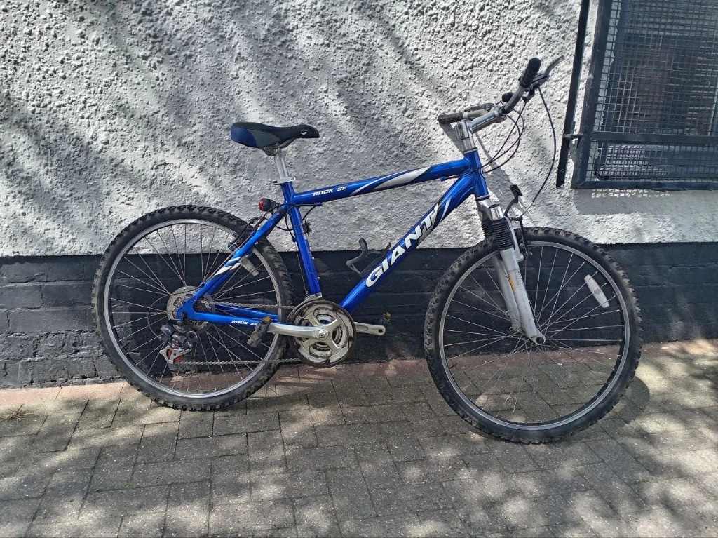 Used Giant Rock SE bike