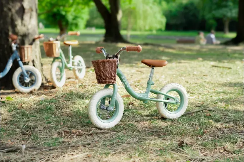 Balance bike green vintage style 4.webp
