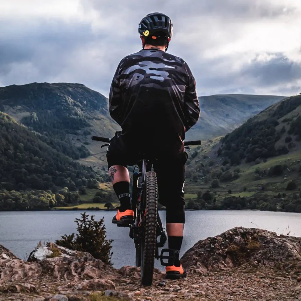 Dark Camo Long Sleeve MTB Jersey 5.webp