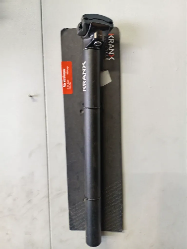 KranX Micro Alloy 400mm 12mm Offset Seat post in Black 2.webp