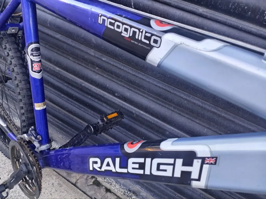 Raleigh Incognito Mountain Bike 4.webp