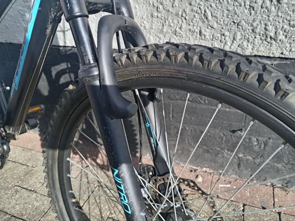 Falcon Nitro 24 Black Blue 4.webp