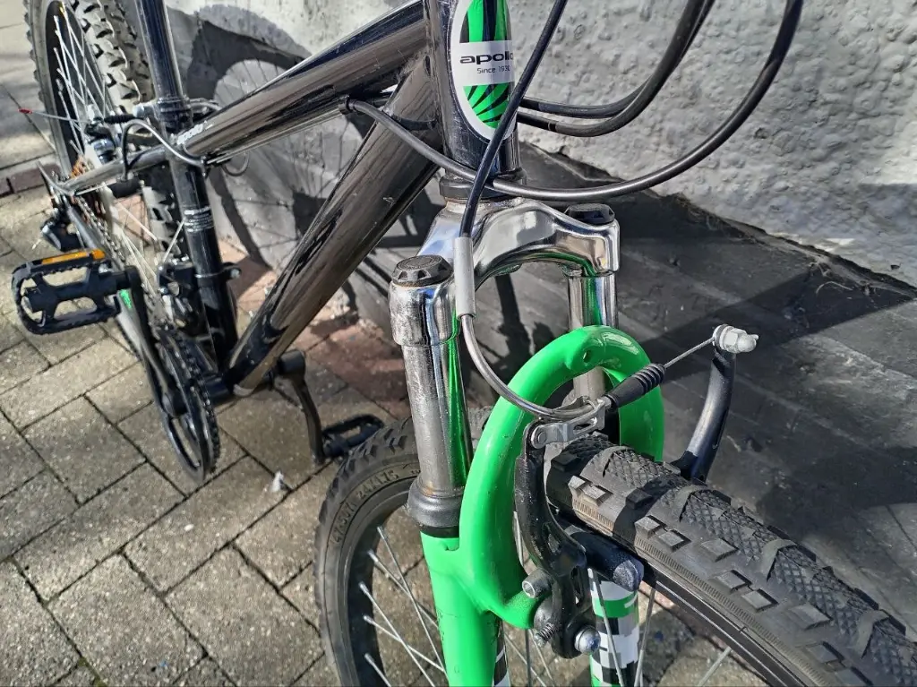 Apollo 24 Hardtail Bike 3.webp