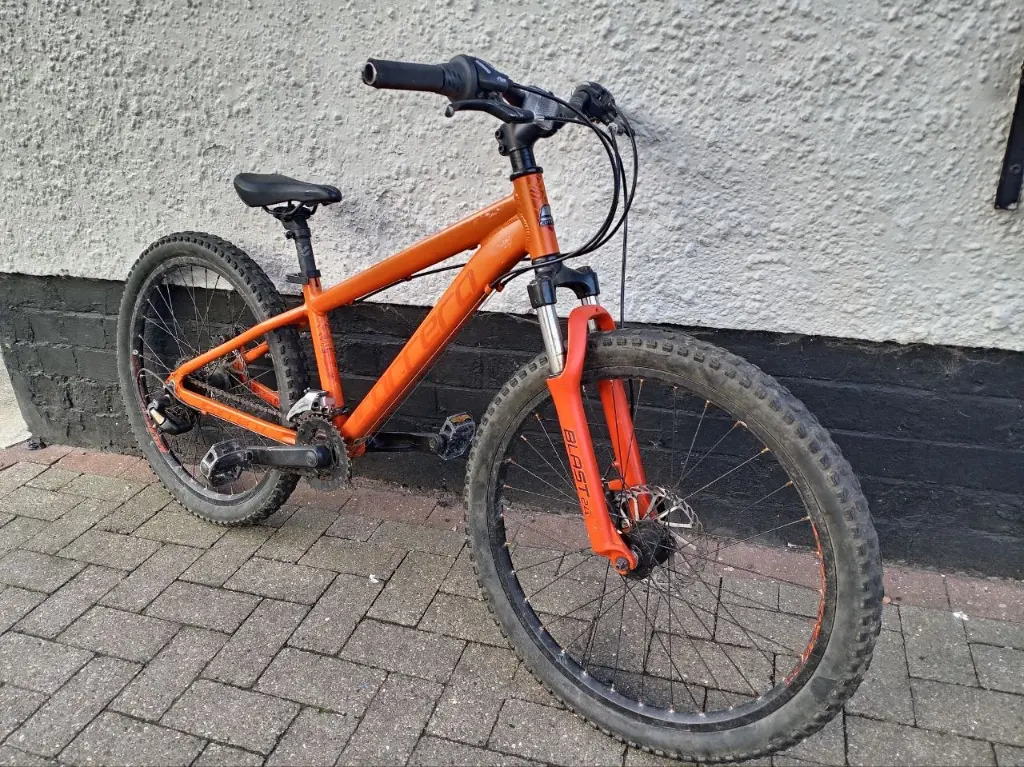 Carrera Blast 24 Orange 2.webp