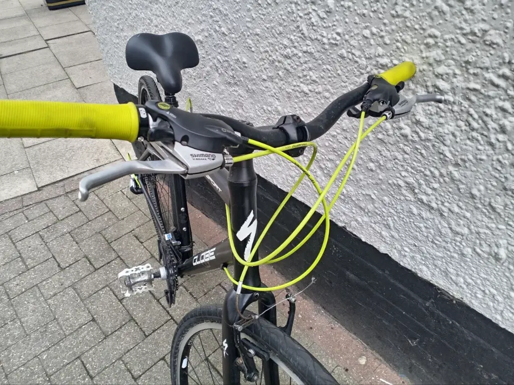 Specialized Globe Sport Bike 2.webp