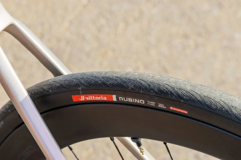 Rubino V 700x30c Fold Full Black G2 Clincher Tyre 3.webp