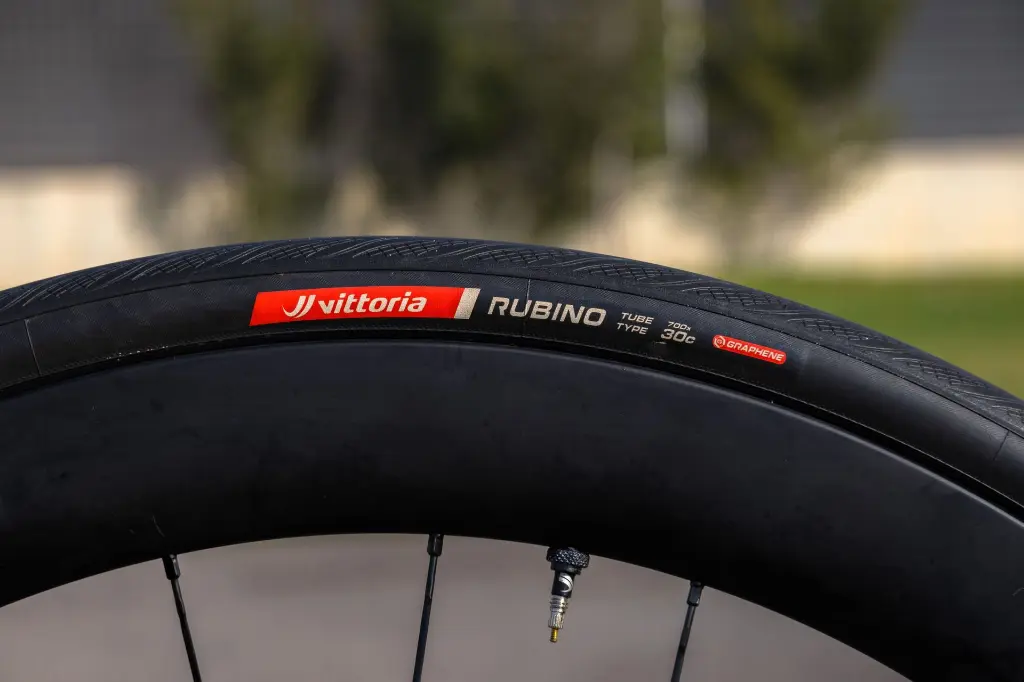 Rubino V 700x30c Fold Full Black G2 Clincher Tyre 2.webp