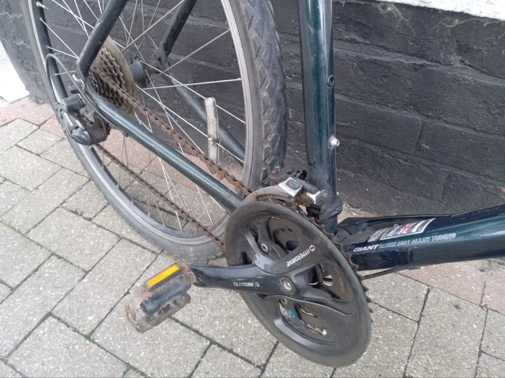Giant Hybrid Commuter Bike 5.webp