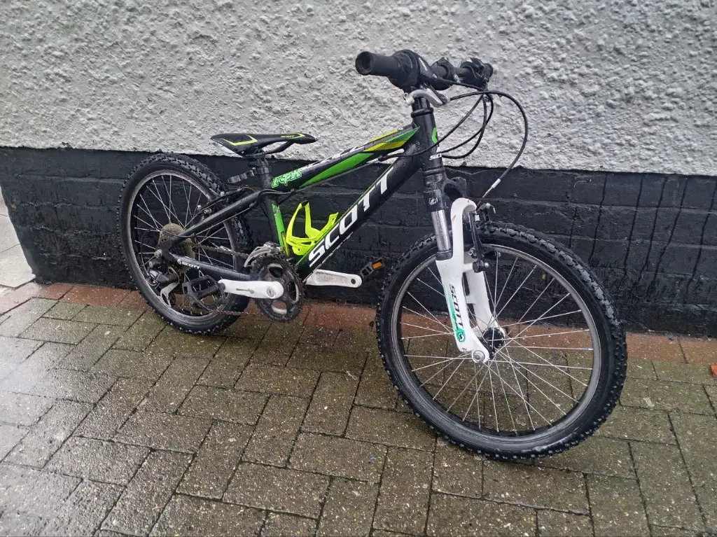 Scott Scale Junior MTB Bike 2.webp