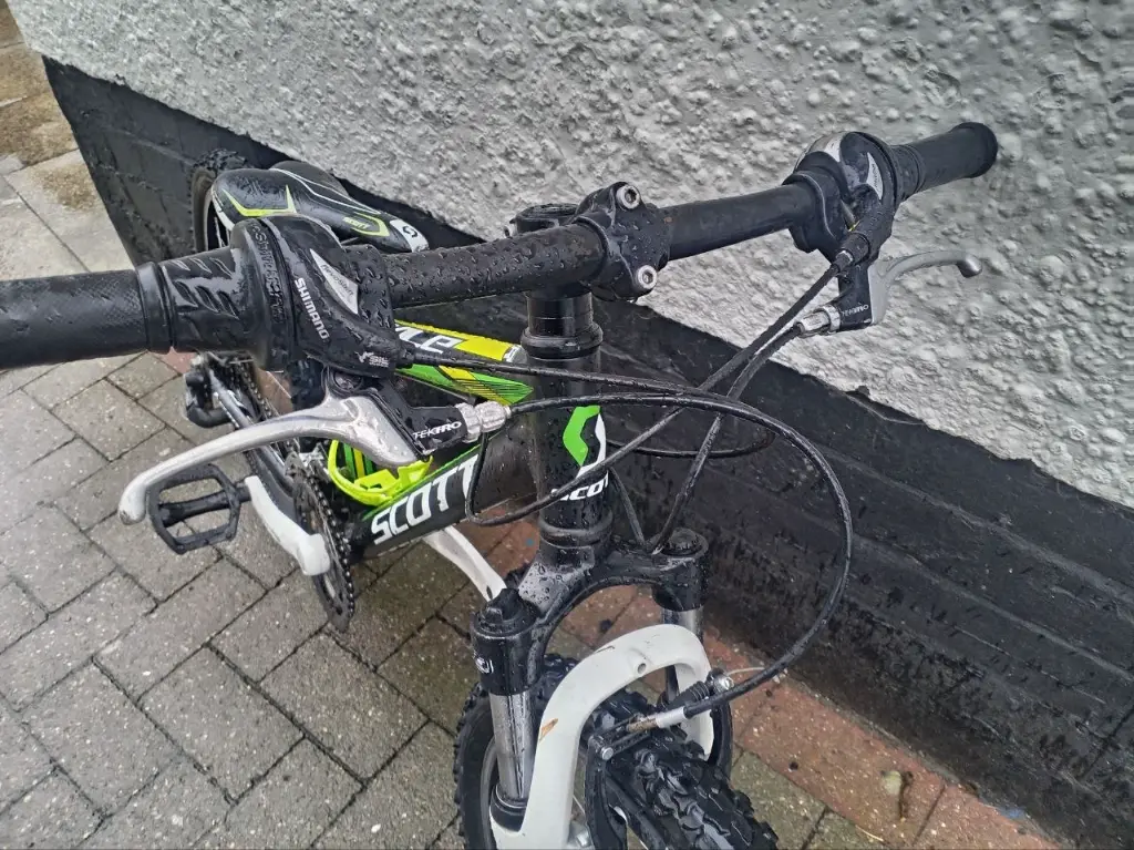 Scott Scale Junior MTB Bike 4.webp