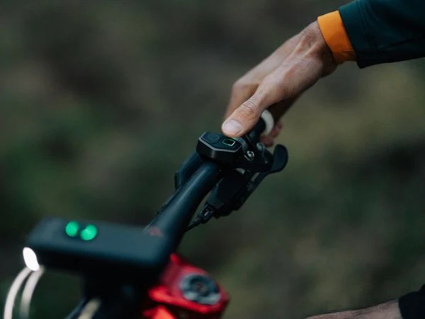 RAY 2600B Bluetooth bike Light inc Remote by Magicshine®