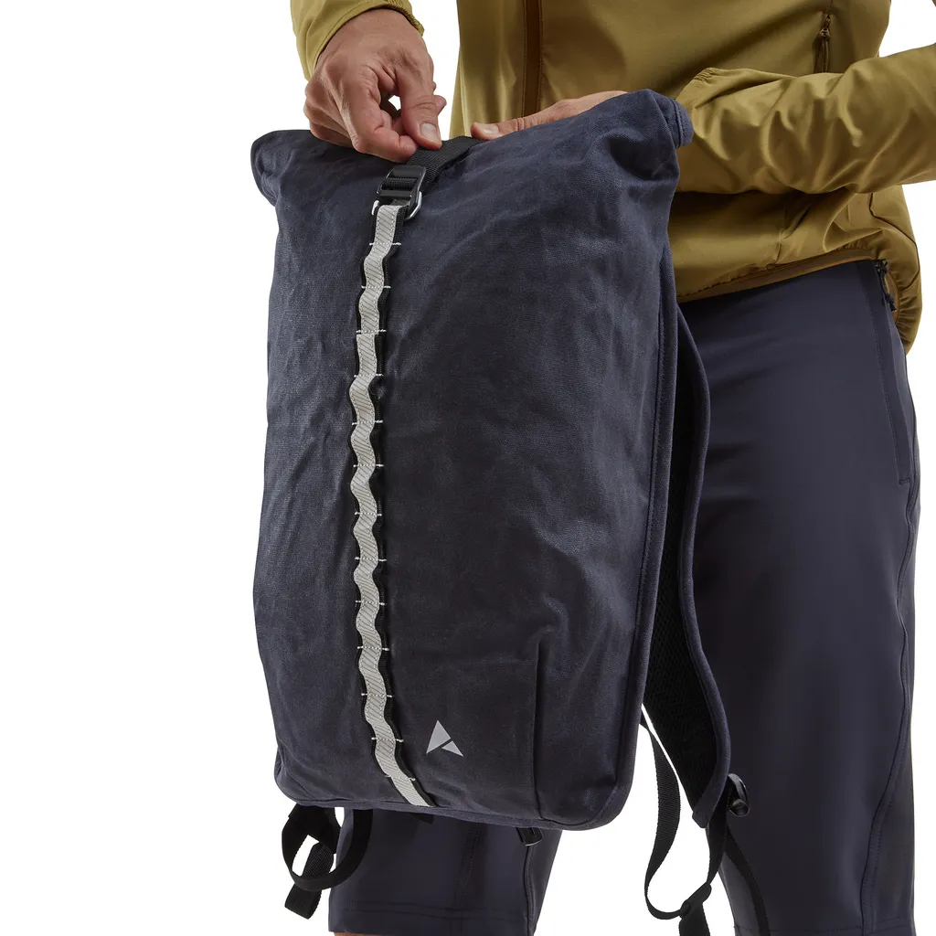 Altura Heritage Cycling Backpack 12 Litre_6.webp