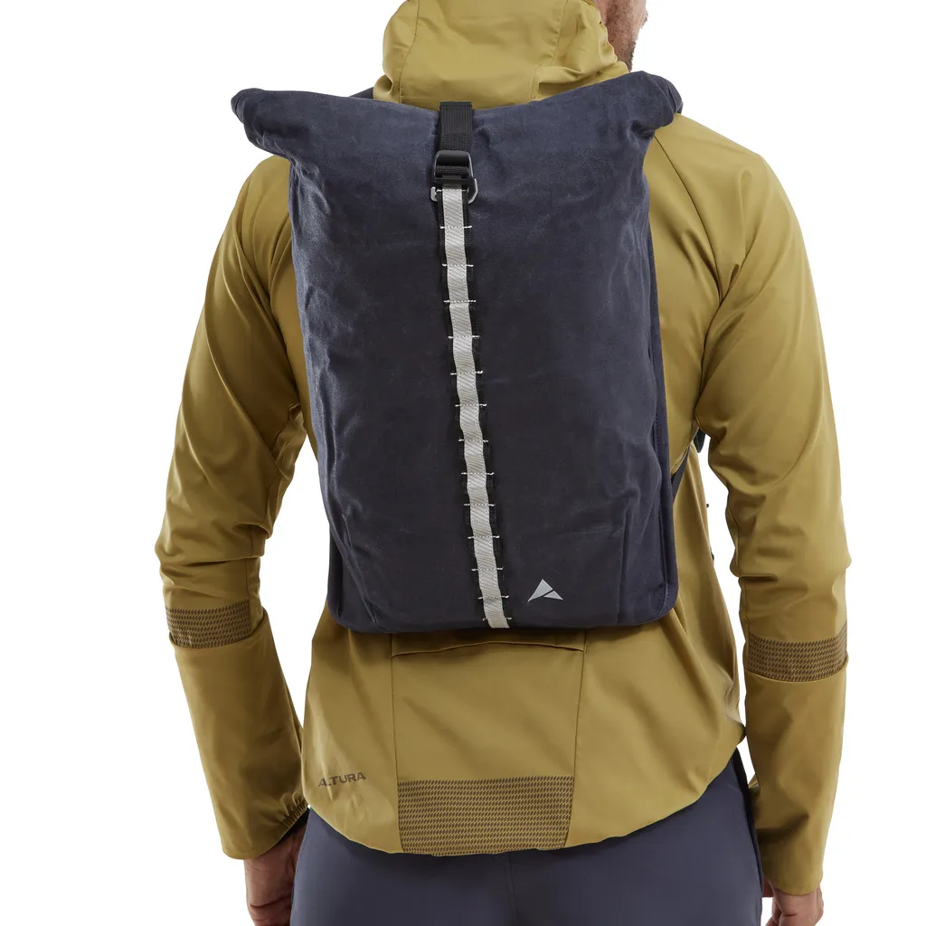 Altura Heritage Cycling Backpack 12 Litre_5.webp