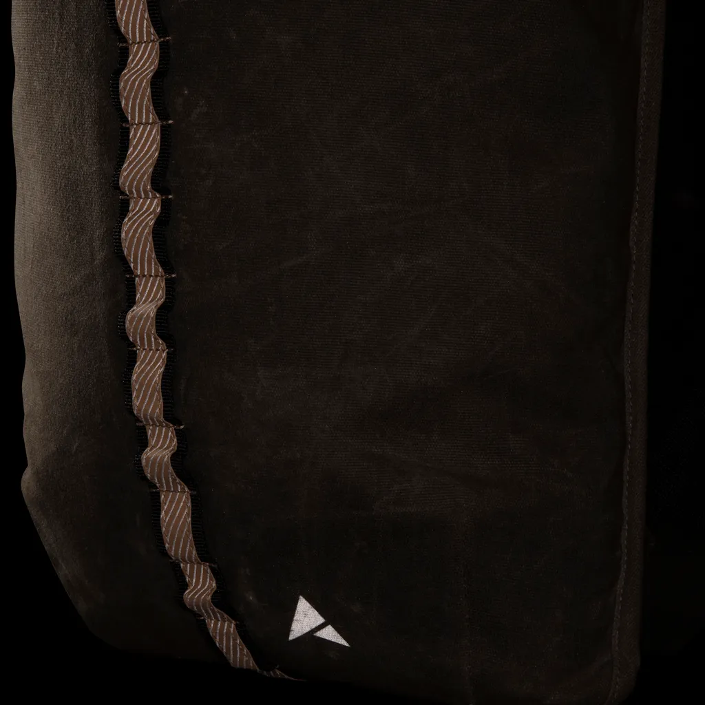 Altura Heritage Cycling Backpack 12 Litre_14.webp