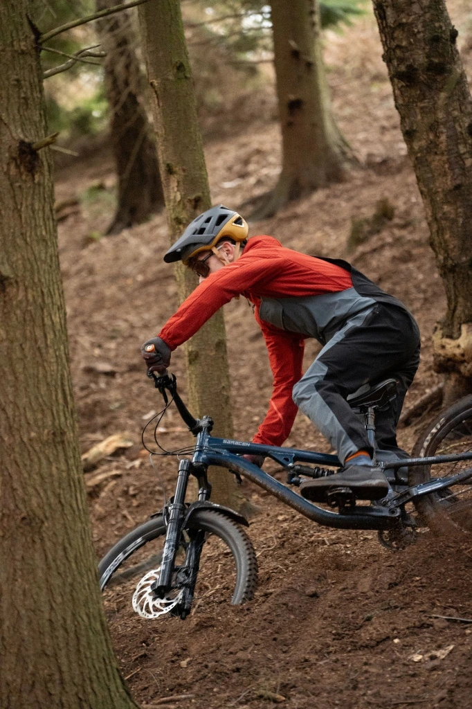 DTE 4 Season DWR Bib Trousers_7.webp