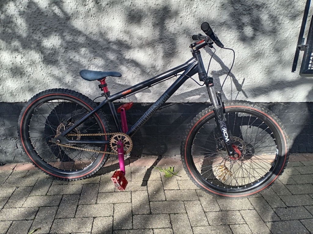 Twentyfourseven Slacker ST Dirt Jump Bike
