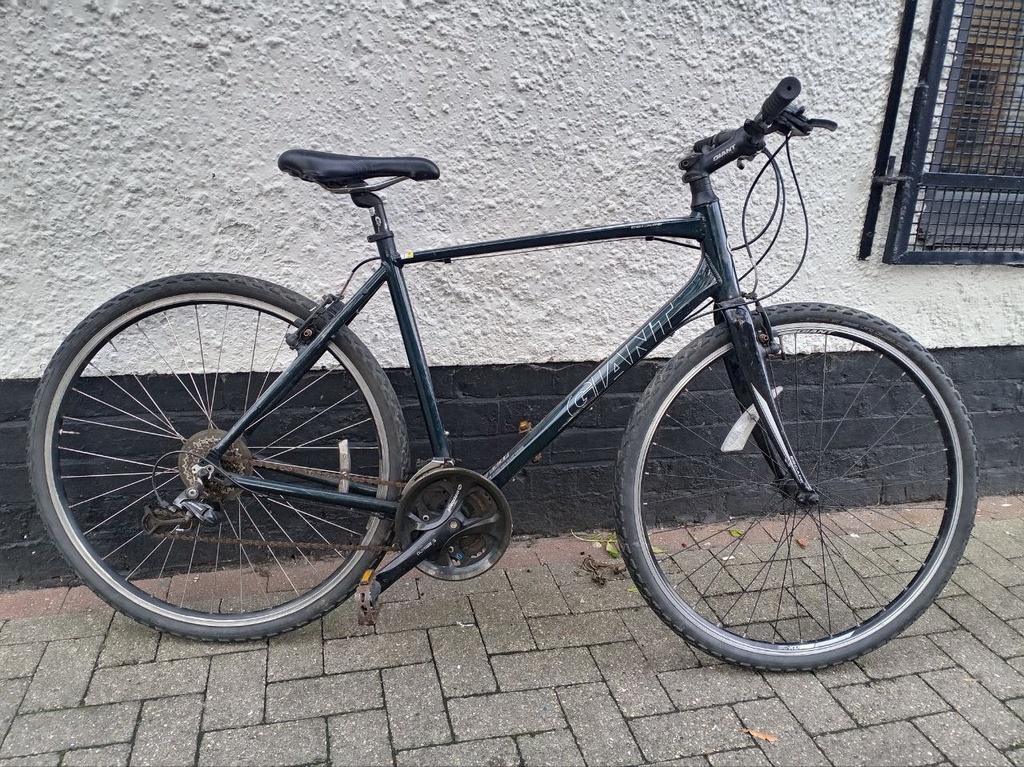 Giant Hybrid Commuter Bike